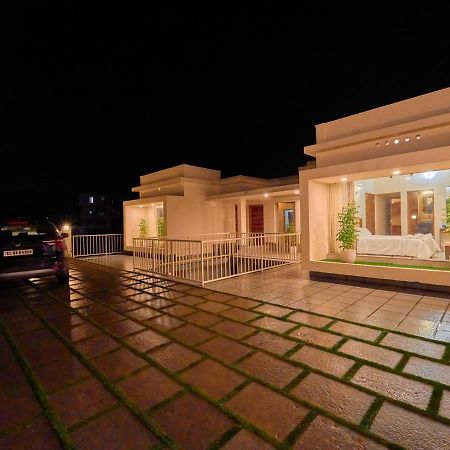 Glen Castle Vagamon Pool Resort By Voye Homes Εξωτερικό φωτογραφία