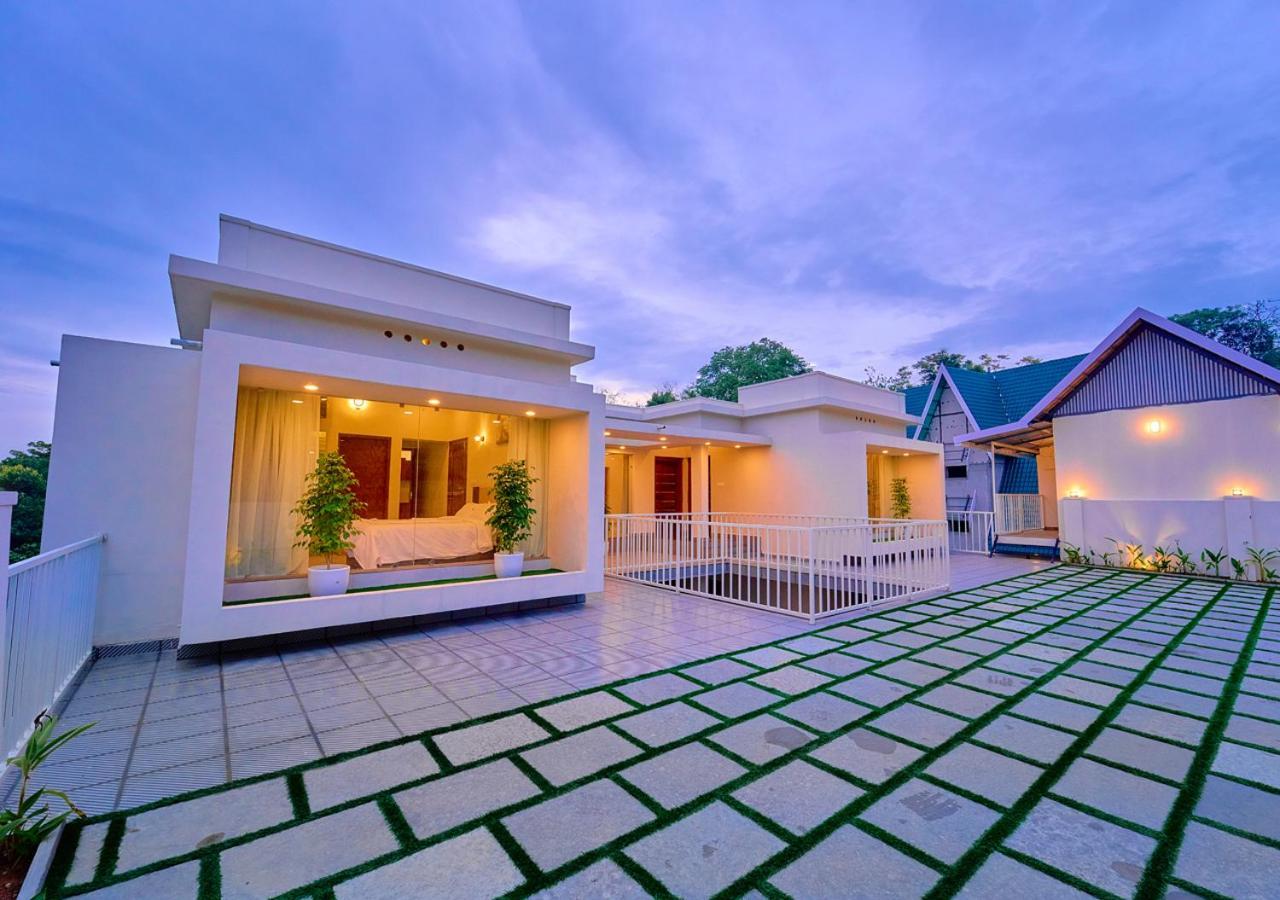 Glen Castle Vagamon Pool Resort By Voye Homes Εξωτερικό φωτογραφία