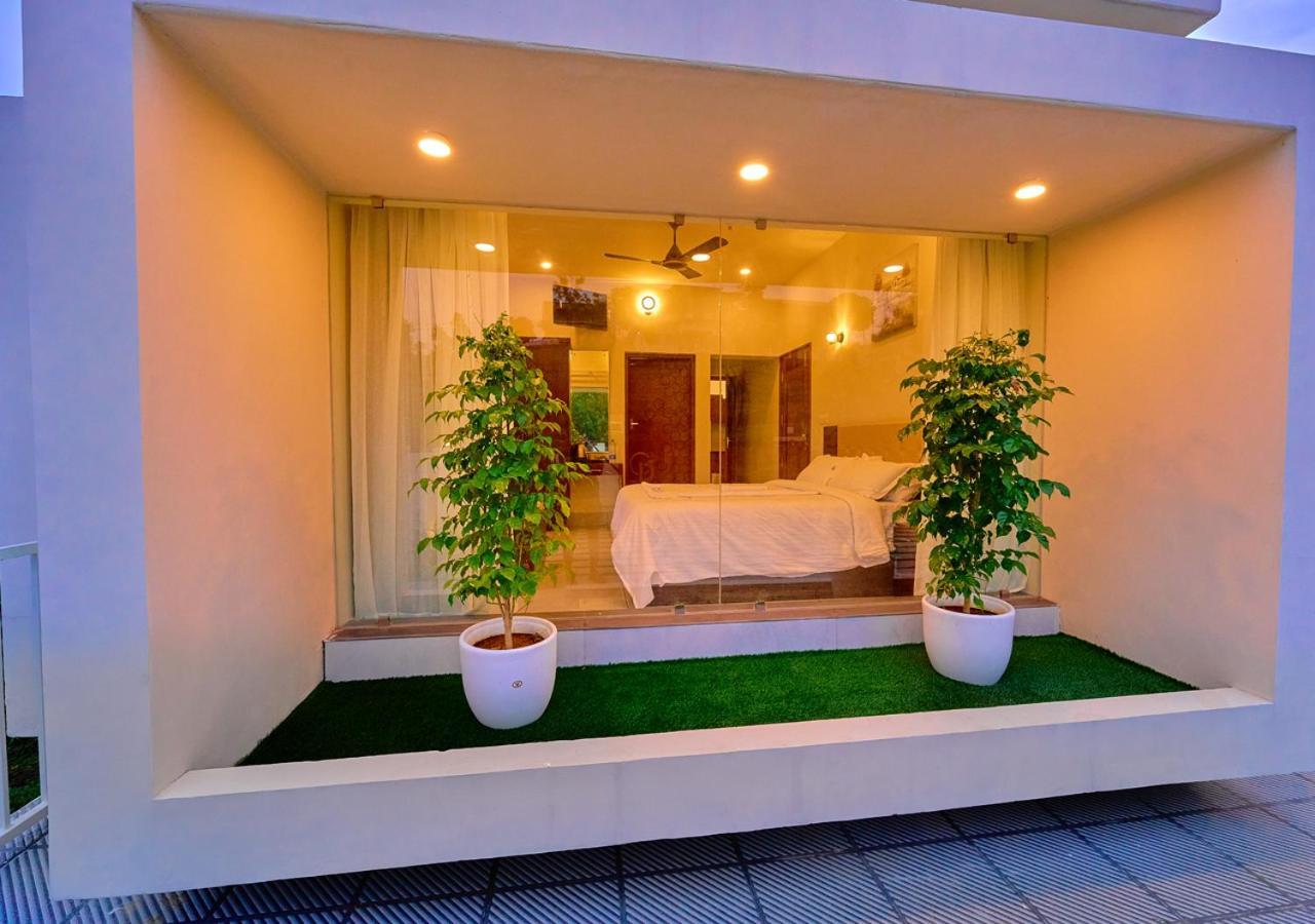 Glen Castle Vagamon Pool Resort By Voye Homes Εξωτερικό φωτογραφία