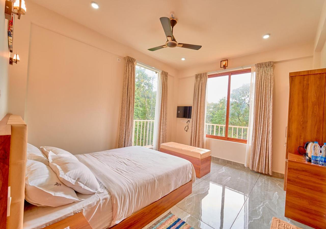Glen Castle Vagamon Pool Resort By Voye Homes Εξωτερικό φωτογραφία
