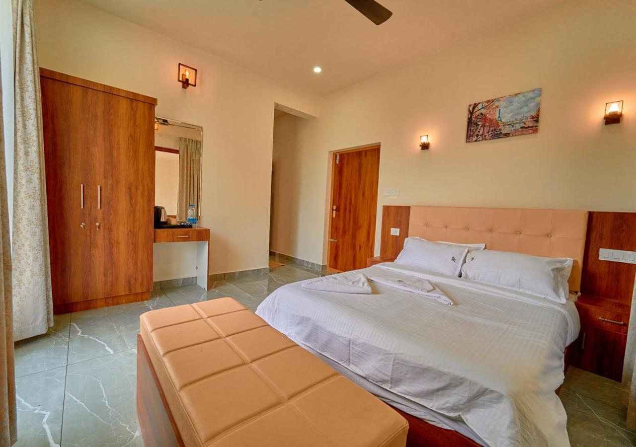 Glen Castle Vagamon Pool Resort By Voye Homes Εξωτερικό φωτογραφία