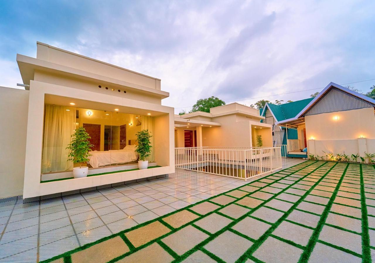 Glen Castle Vagamon Pool Resort By Voye Homes Εξωτερικό φωτογραφία