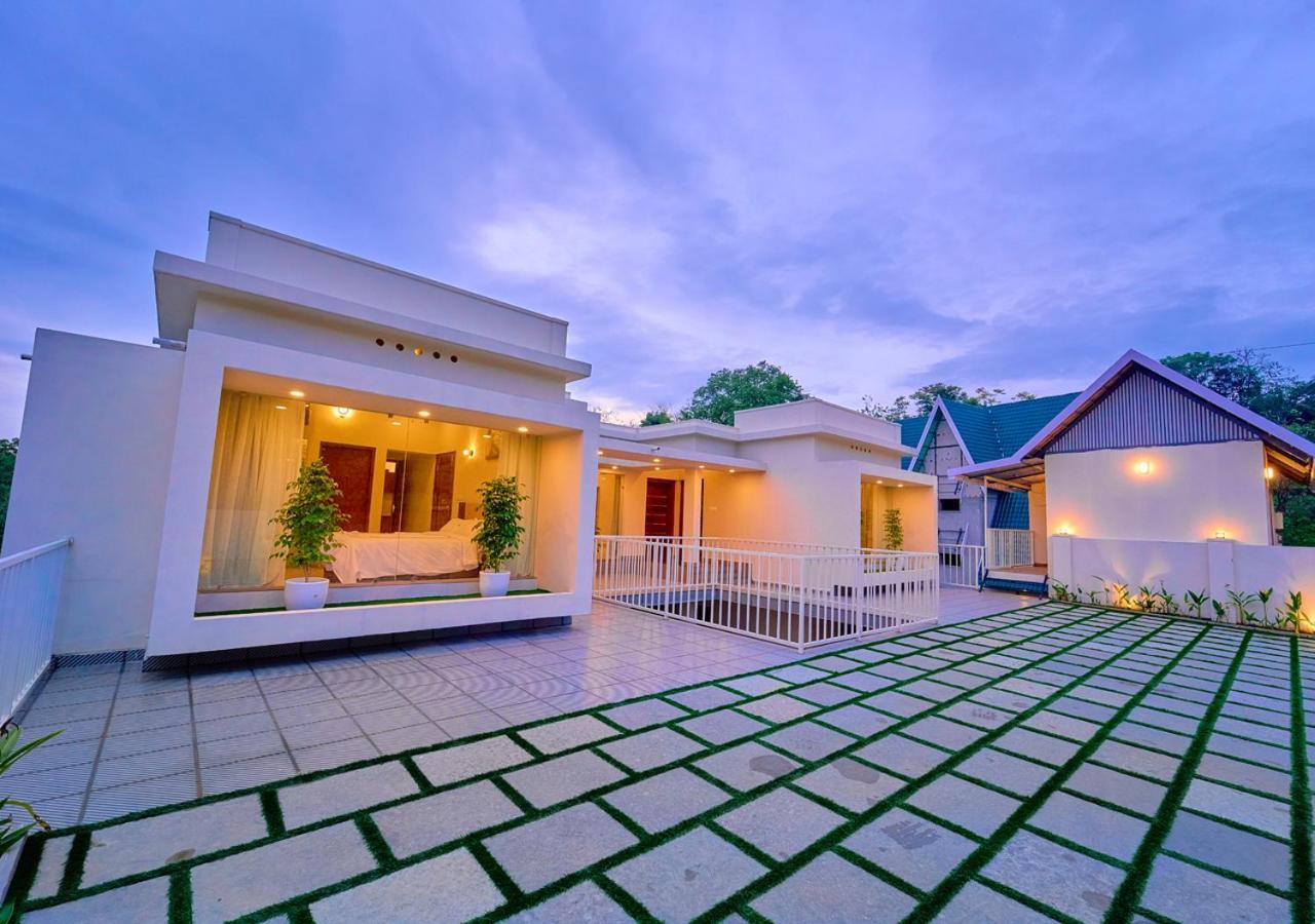 Glen Castle Vagamon Pool Resort By Voye Homes Εξωτερικό φωτογραφία