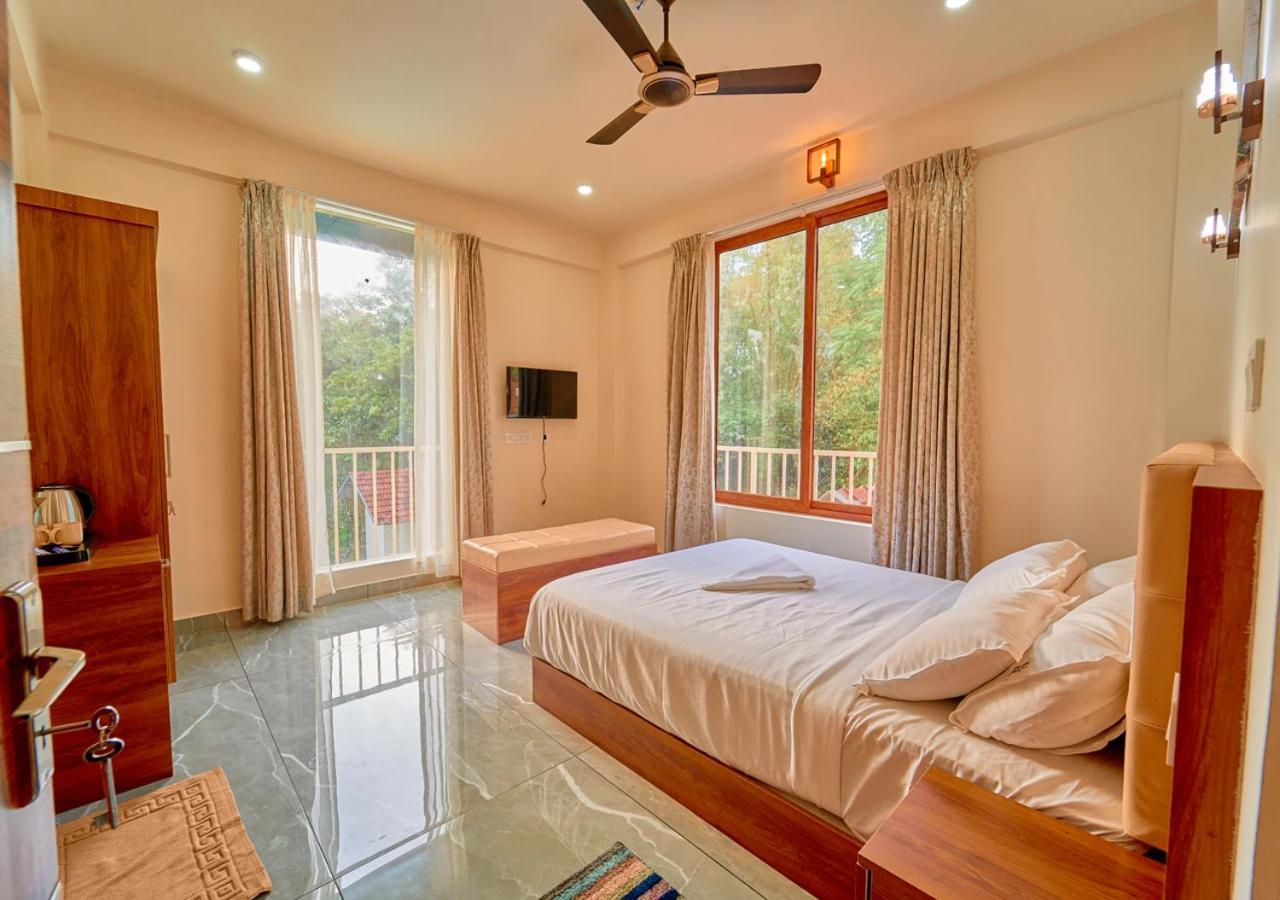 Glen Castle Vagamon Pool Resort By Voye Homes Εξωτερικό φωτογραφία