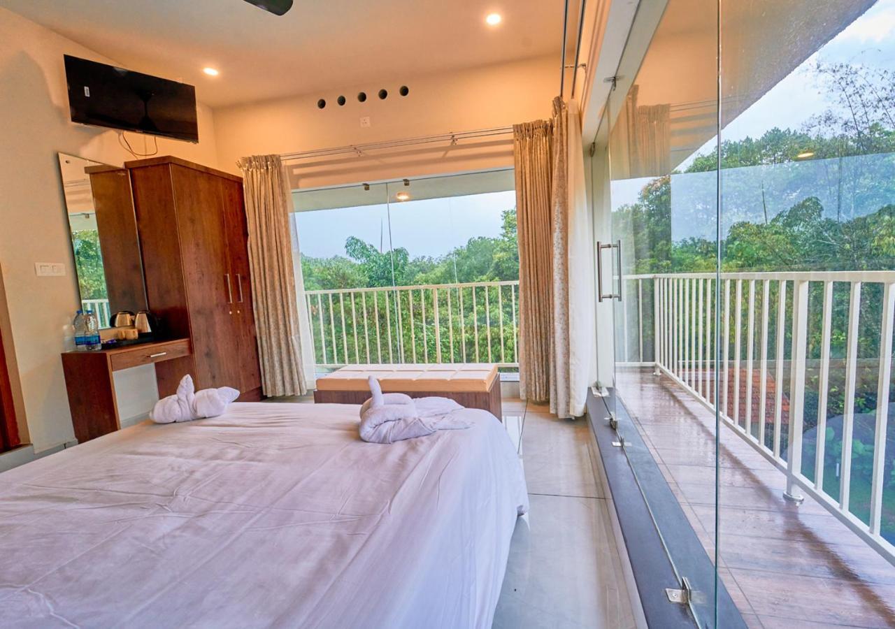 Glen Castle Vagamon Pool Resort By Voye Homes Εξωτερικό φωτογραφία