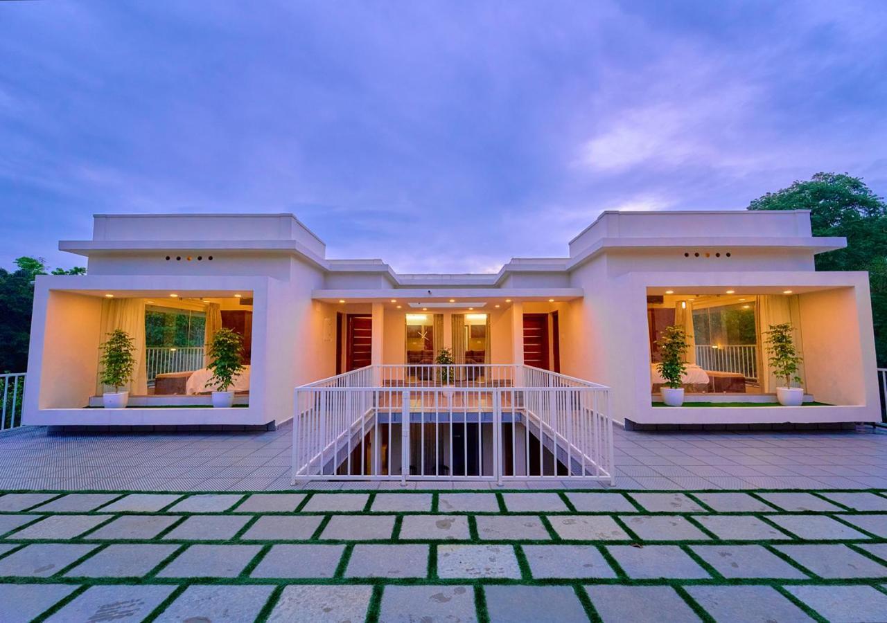 Glen Castle Vagamon Pool Resort By Voye Homes Εξωτερικό φωτογραφία